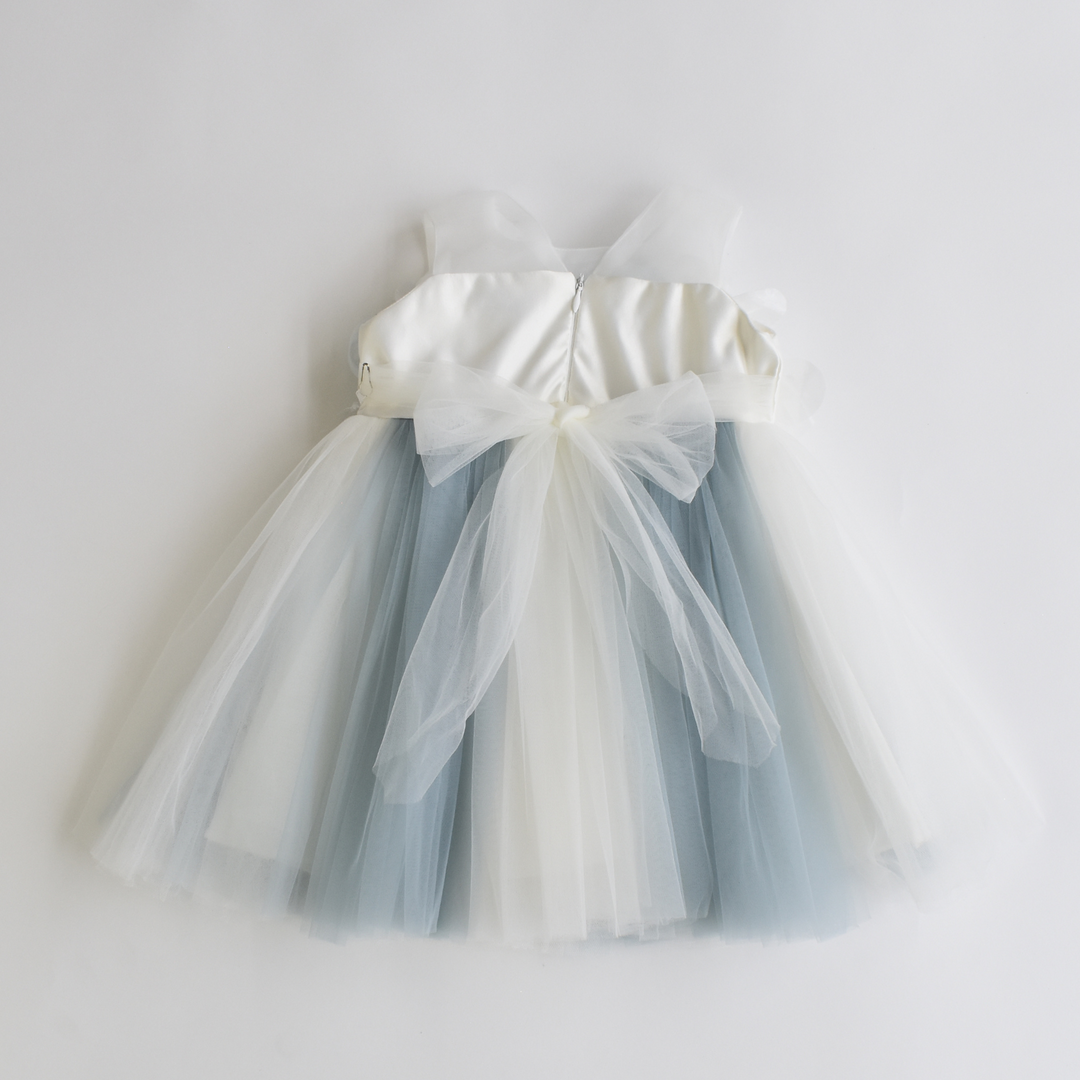 Dainty dress for girls