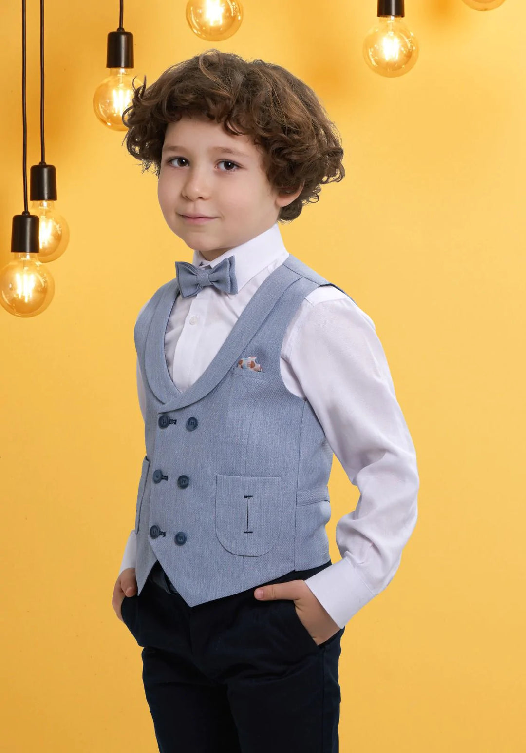 Le costume formel pour garçons du joueur
